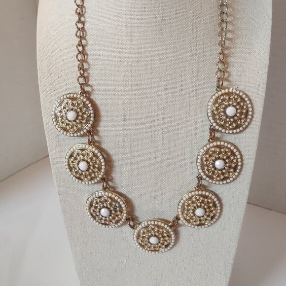 Vtg Gold Tone Bib Necklace White Lucite Medallions J. Crew Style - Picture 8 of 8